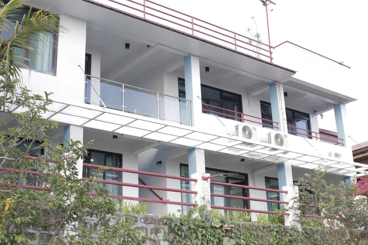 Casa Noah Hotel Tagaytay City Buitenkant foto