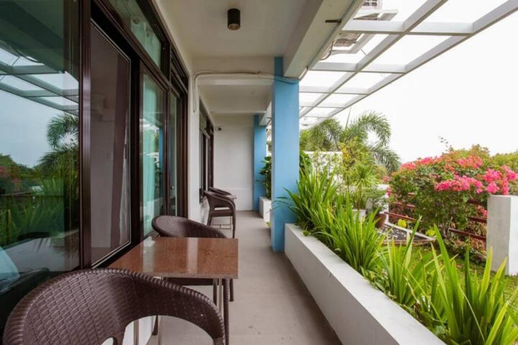 Casa Noah Hotel Tagaytay City Buitenkant foto